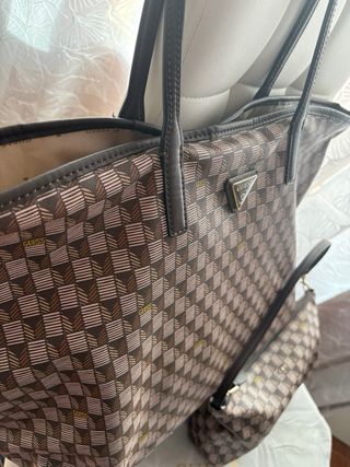 Bolso grande Guess y Bolso Mini Guess
