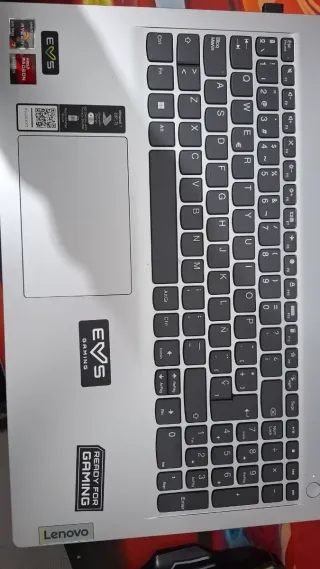 Portátil Lenovo Gaming EVS