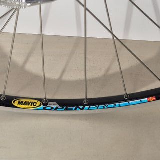 Ruedas Mavic 700” con Campagnolo Record