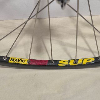 Ruedas Mavic 700” con Campagnolo Record