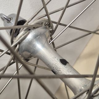 Ruedas Mavic 700” con Campagnolo Record