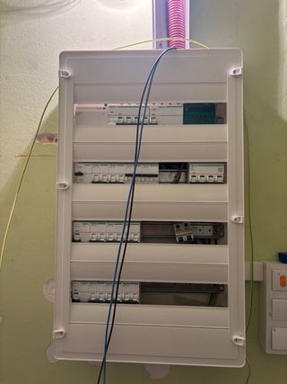 TÉCNICO DE FRÍO Y ELECTRICIDAD – SERVICIOS