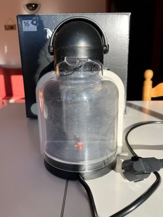 Cafetera Nespresso Essenza DeLonghi