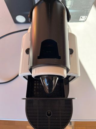 Cafetera Nespresso Essenza DeLonghi