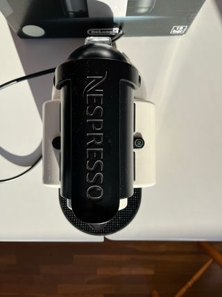 Cafetera Nespresso Essenza DeLonghi