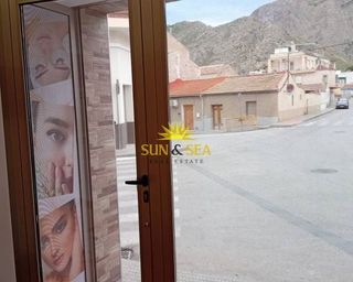 Local comercial en alquiler en Cox