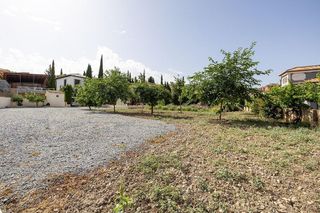 Terreno en venta en Zubia (La)