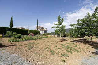 Terreno en venta en Zubia (La)