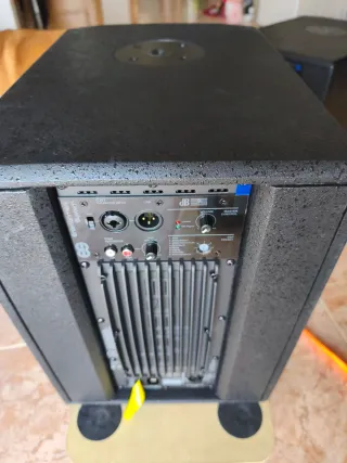 Altavoces Db technologies ES602