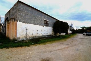 Nave industrial en venta en Loja