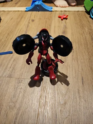 Muñeco Spider-Man con moto