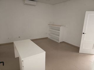 Local comercial en alquiler en Brezo en Valdemoro