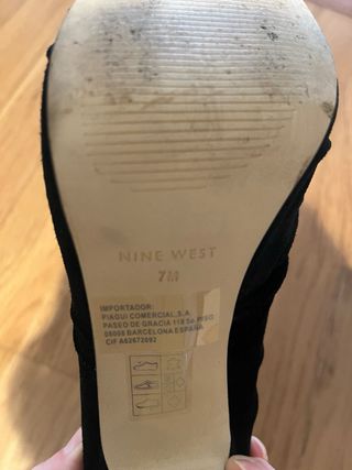 Botines de ante negro con tacón