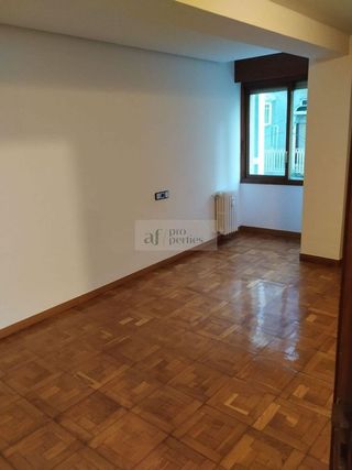 Piso en alquiler en Areal – Zona Centro en Vigo