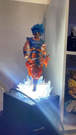 Figura Goku Super Saiyan Blue, 2 cabezas, con luz