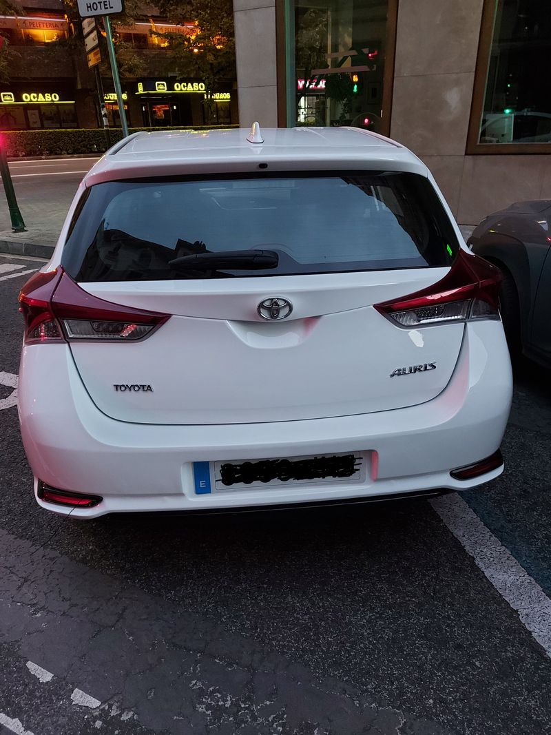 Toyota Auris 2016 - foto 1