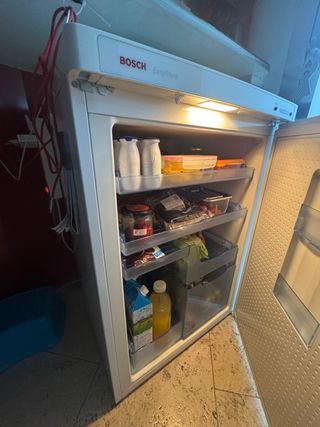 Nevera pequeña Bosch KTR18PW20G