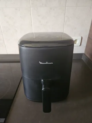 Freidora Moulinex Negra