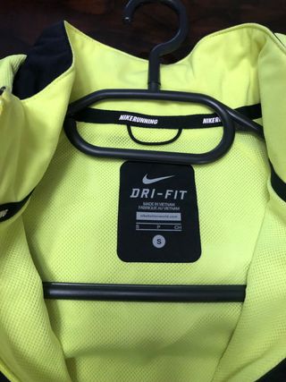 Chaqueta Nike Running Negra y Gris reflectante