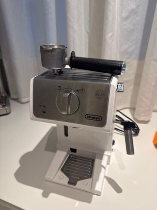 Cafetera DeLonghi Blanca Semiautomática