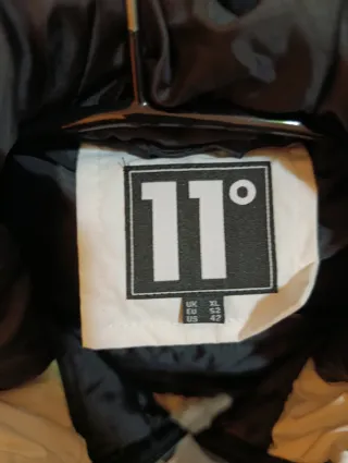 Chaleco 11 Degrees Blanco y Negro