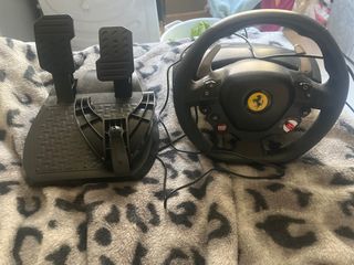 Volante Ferrari PS4/PS5 con Pedales con caja