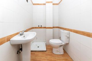 Local comercial en venta en Las Tres Cruces en Armilla