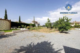 Terreno en venta en Zubia (La)