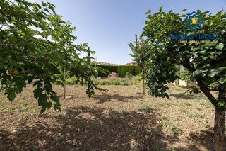 Terreno en venta en Zubia (La)