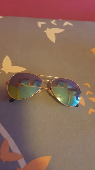 Gafas de sol aviador doradas