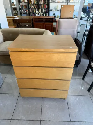 Cómoda de madera