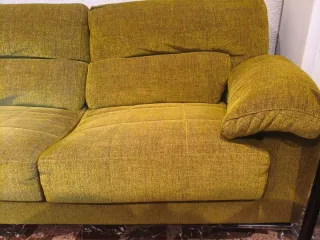 Sofá para recoger. No se hacen envíos.