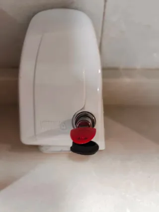 Cerradura Fiamma Safe door frame