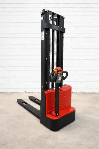 Apilador Eléctrico 1500 kg capacidad