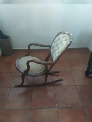 Mecedora vintage madera y tela