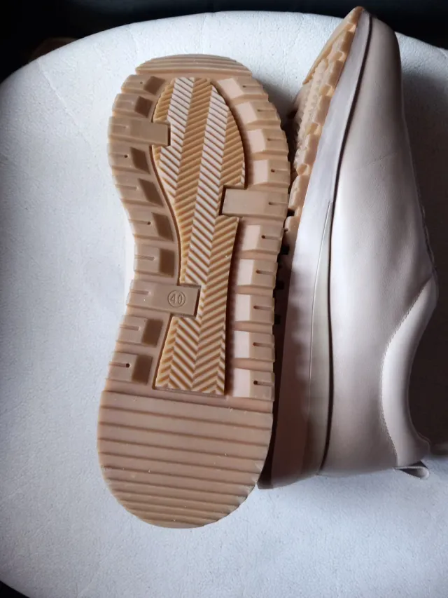 Zapatos Deportivos Mujer LaToUche Talla 40