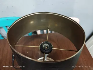 Lámpara Vintage Negra y Dorada