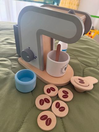 Cafetera de madera Goki