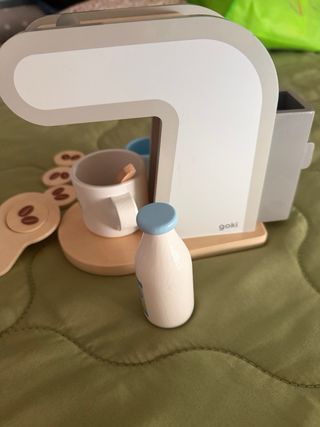 Cafetera de madera Goki