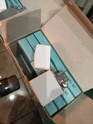 26 accendini a benzina Zippo nuovi