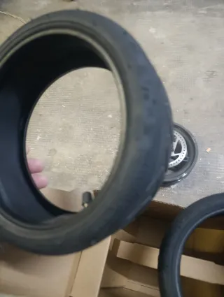 Neumáticos patinete Xiaomi y llanta trasera