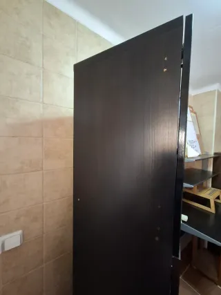 Mueble alto negro y gris