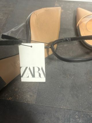 Zapatos Zara destalonados vinilo Talla 40