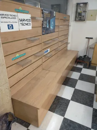 Estantería expositor madera