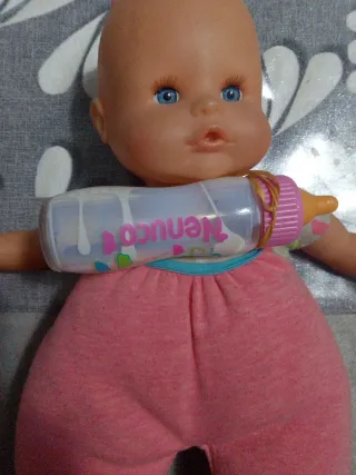 Bambola Nenuco con biberon