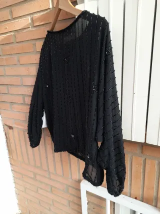 Blusa fiesta negra con pedrería