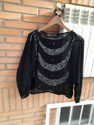Blusa fiesta negra con pedrería
