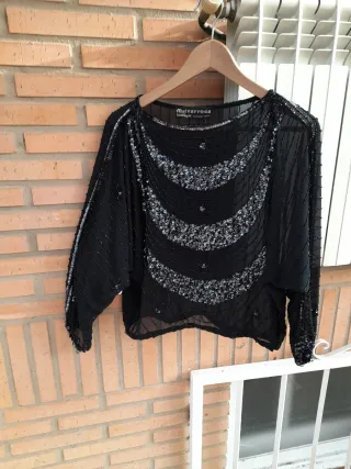 Blusa fiesta negra con pedrería