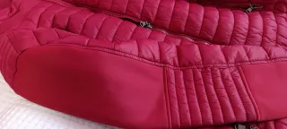 Cazadora plumífero granate acolchada