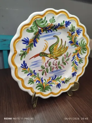 Plato decorativo Manises pájaro